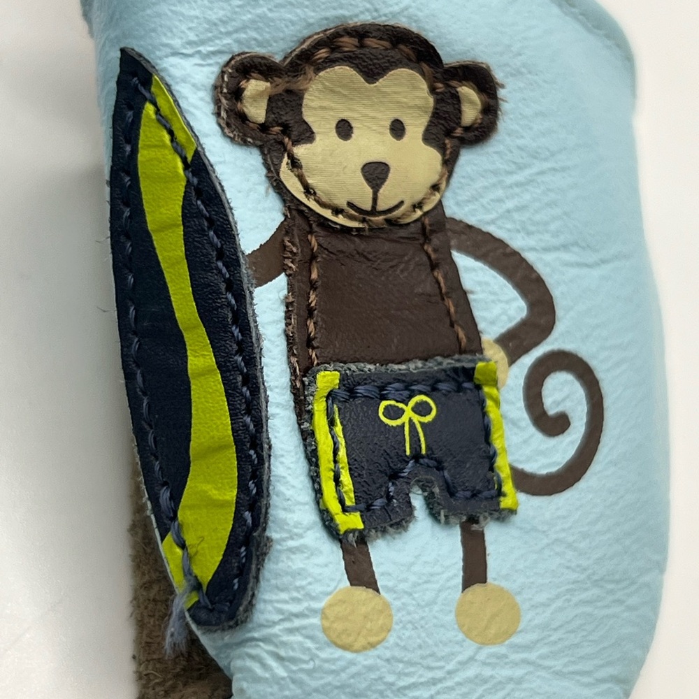😎LAST CHANCE! $5/OR OFFERS CONSIDERED!💋 Vintage Robeez Light Blue Baby Slippers